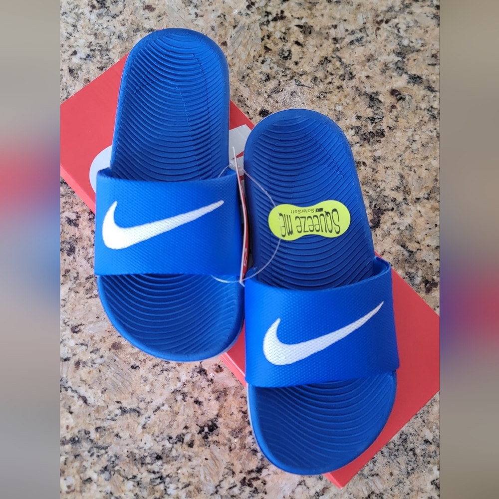 Have Size 2Y and 3Y Nike Blue Slide Sandals - Picture 2 of 4